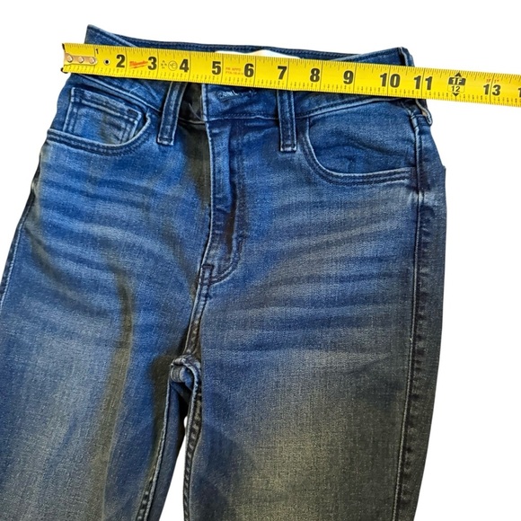 Hollister| Women’s High-Rise Ripped Blue Wash Flare Jeans- Size w23 short - Picture 11 of 11